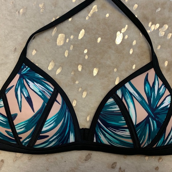 PINK Victoria's Secret Other - Palm Leaves PINK Bikini top!